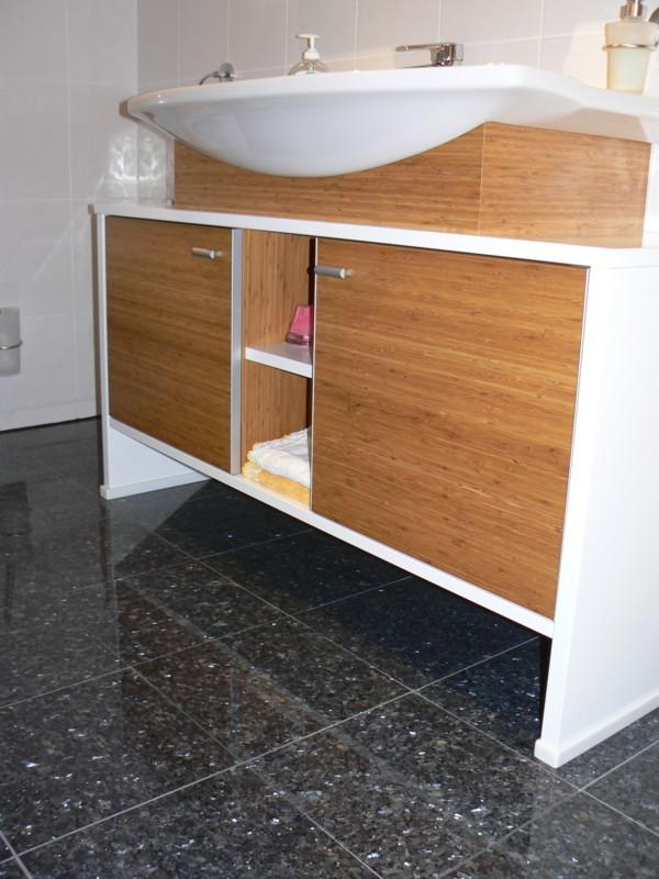Waschtisch in weiß mit Holzschubladen 