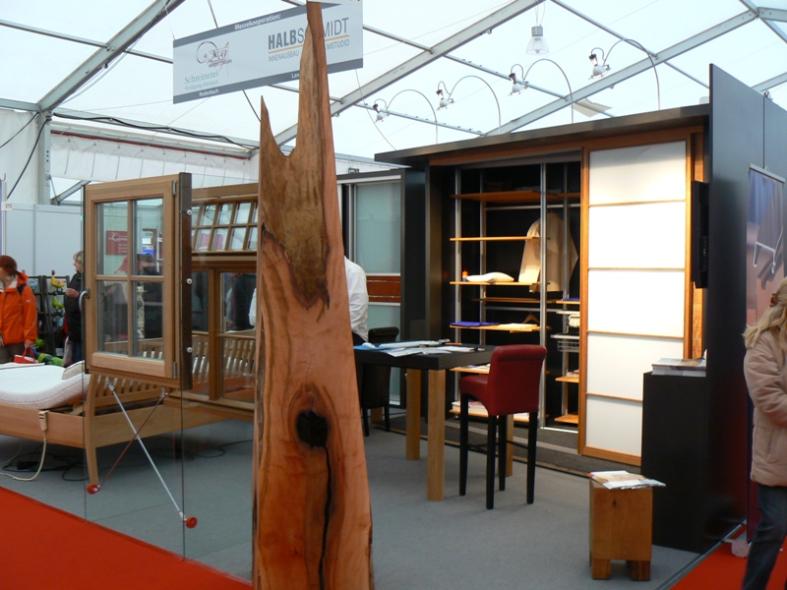 Hessentag 2009: Ausstellung Kleiderschrank und Betten