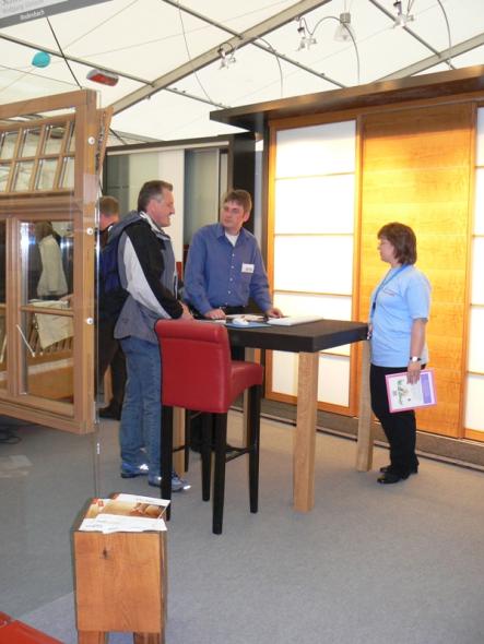 Hessentag 2009: Beratungsgespräch für Kleiderschränke